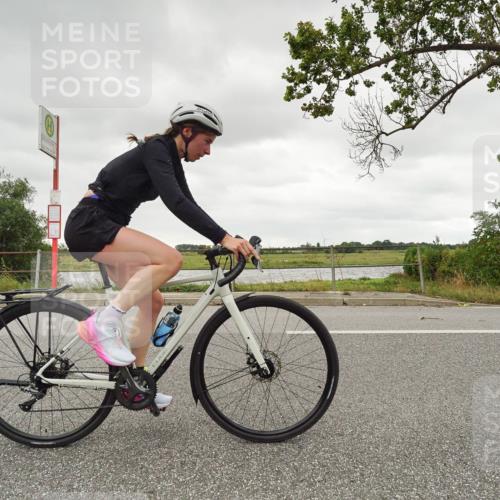 30.08.2026 - Elbe Triathlon Hamburg Michael Burmester http://msf.ph/oto/10110445 30.08.2026 14:23:56 Radfahren  meine-sportfotos.de