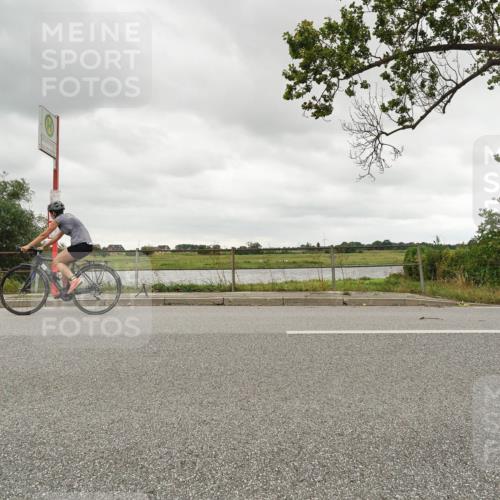 30.08.2026 - Elbe Triathlon Hamburg Michael Burmester http://msf.ph/oto/10110454 30.08.2026 14:25:12 Radfahren  meine-sportfotos.de