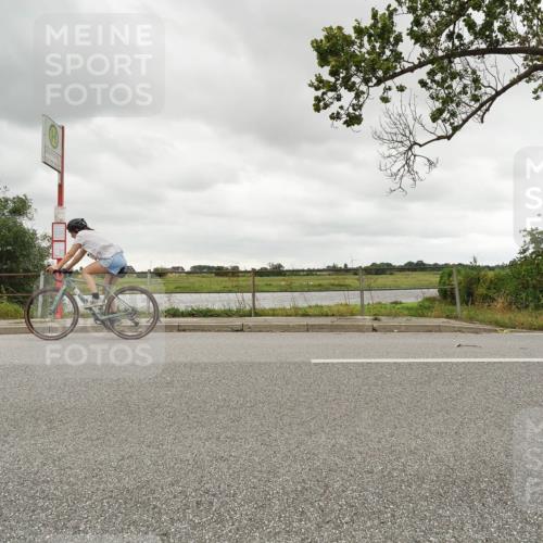 30.08.2026 - Elbe Triathlon Hamburg Michael Burmester http://msf.ph/oto/10110455 30.08.2026 14:25:16 Radfahren  meine-sportfotos.de
