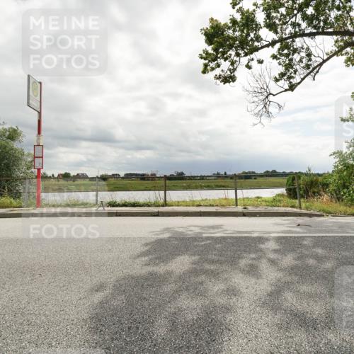 30.08.2026 - Elbe Triathlon Hamburg Michael Burmester http://msf.ph/oto/10110489 30.08.2026 14:33:06 Radfahren  meine-sportfotos.de