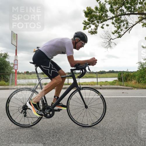 30.08.2026 - Elbe Triathlon Hamburg Michael Burmester http://msf.ph/oto/10110514 30.08.2026 14:42:58 Radfahren  meine-sportfotos.de