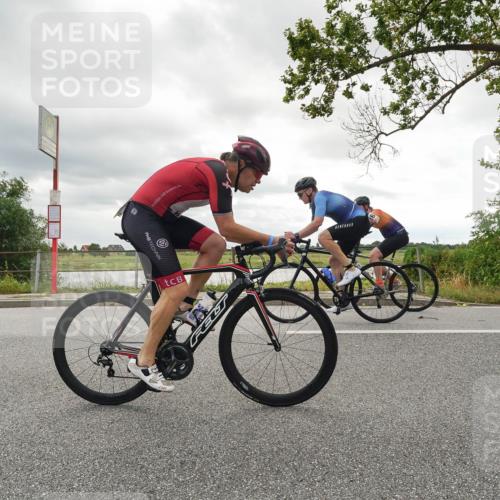 30.08.2026 - Elbe Triathlon Hamburg Michael Burmester http://msf.ph/oto/10110516 30.08.2026 14:43:18 Radfahren  meine-sportfotos.de