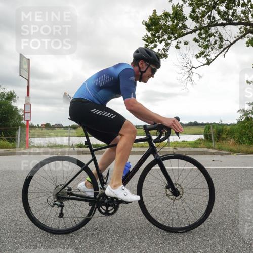 30.08.2026 - Elbe Triathlon Hamburg Michael Burmester http://msf.ph/oto/10110525 30.08.2026 14:44:29 Radfahren  meine-sportfotos.de