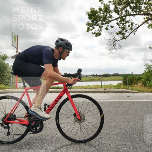 30.08.2026 - Elbe Triathlon Hamburg Michael Burmester http://msf.ph/oto/10110549 30.08.2026 14:47:32 Radfahren  meine-sportfotos.de