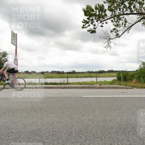 30.08.2026 - Elbe Triathlon Hamburg Michael Burmester http://msf.ph/oto/10110574 30.08.2026 14:49:55 Radfahren  meine-sportfotos.de