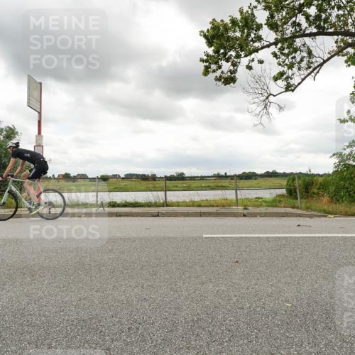 30.08.2026 - Elbe Triathlon Hamburg Michael Burmester http://msf.ph/oto/10110578 30.08.2026 14:50:20 Radfahren  meine-sportfotos.de