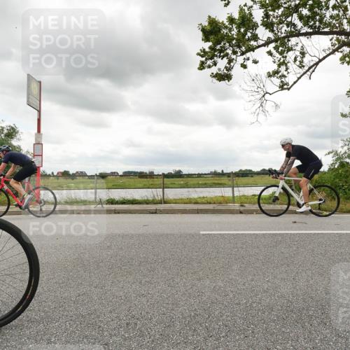 30.08.2026 - Elbe Triathlon Hamburg Michael Burmester http://msf.ph/oto/10110588 30.08.2026 14:51:15 Radfahren  meine-sportfotos.de