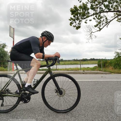 30.08.2026 - Elbe Triathlon Hamburg Michael Burmester http://msf.ph/oto/10110591 30.08.2026 14:51:23 Radfahren  meine-sportfotos.de