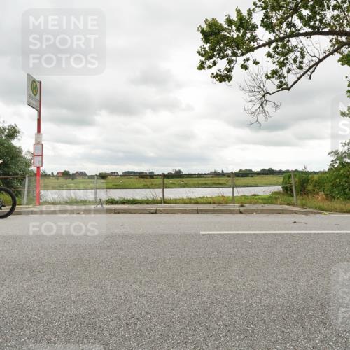 30.08.2026 - Elbe Triathlon Hamburg Michael Burmester http://msf.ph/oto/10110619 30.08.2026 14:53:18 Radfahren  meine-sportfotos.de