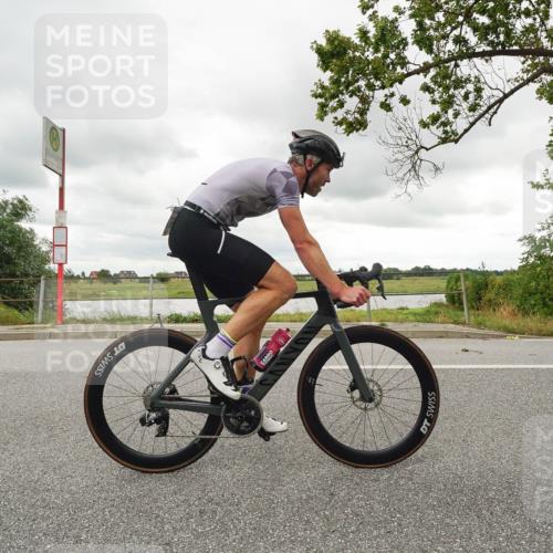 30.08.2026 - Elbe Triathlon Hamburg Michael Burmester http://msf.ph/oto/10110632 30.08.2026 14:54:26 Radfahren  meine-sportfotos.de