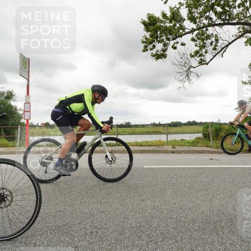 30.08.2026 - Elbe Triathlon Hamburg Michael Burmester http://msf.ph/oto/10110636 30.08.2026 14:54:41 Radfahren  meine-sportfotos.de