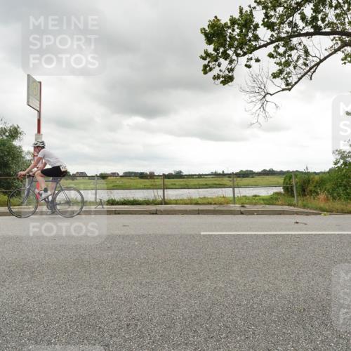30.08.2026 - Elbe Triathlon Hamburg Michael Burmester http://msf.ph/oto/10110654 30.08.2026 14:55:50 Radfahren  meine-sportfotos.de
