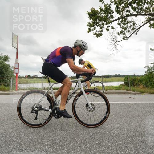 30.08.2026 - Elbe Triathlon Hamburg Michael Burmester http://msf.ph/oto/10110686 30.08.2026 14:58:08 Radfahren  meine-sportfotos.de