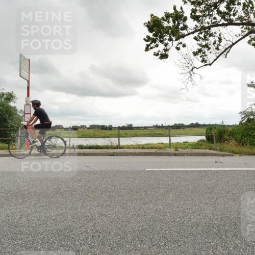 30.08.2026 - Elbe Triathlon Hamburg Michael Burmester http://msf.ph/oto/10110688 30.08.2026 14:58:13 Radfahren  meine-sportfotos.de