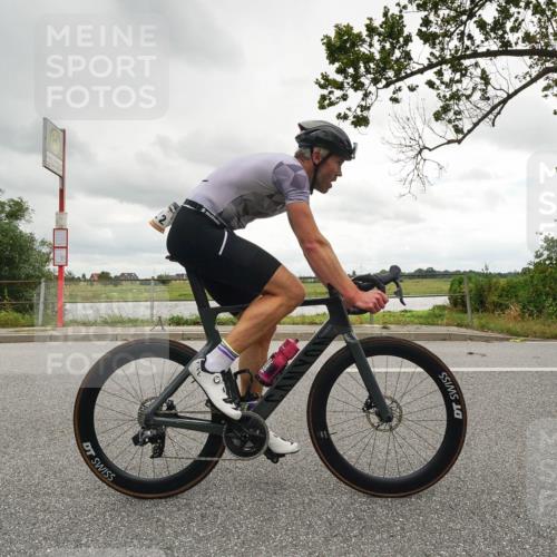 30.08.2026 - Elbe Triathlon Hamburg Michael Burmester http://msf.ph/oto/10110690 30.08.2026 14:58:29 Radfahren  meine-sportfotos.de