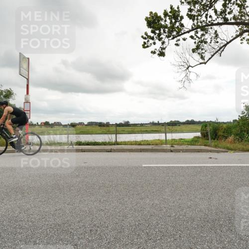 30.08.2026 - Elbe Triathlon Hamburg Michael Burmester http://msf.ph/oto/10110691 30.08.2026 14:58:36 Radfahren  meine-sportfotos.de