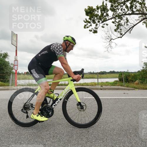 30.08.2026 - Elbe Triathlon Hamburg Michael Burmester http://msf.ph/oto/10110692 30.08.2026 14:58:38 Radfahren  meine-sportfotos.de