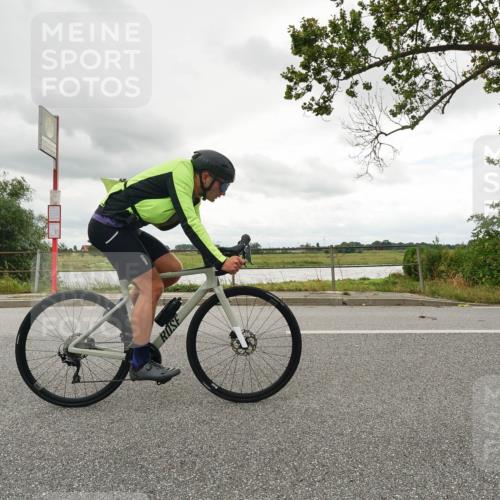 30.08.2026 - Elbe Triathlon Hamburg Michael Burmester http://msf.ph/oto/10110697 30.08.2026 14:59:27 Radfahren  meine-sportfotos.de