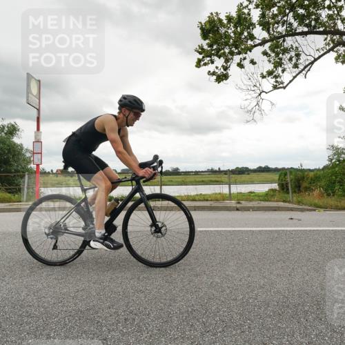 30.08.2026 - Elbe Triathlon Hamburg Michael Burmester http://msf.ph/oto/10110707 30.08.2026 15:00:03 Radfahren  meine-sportfotos.de