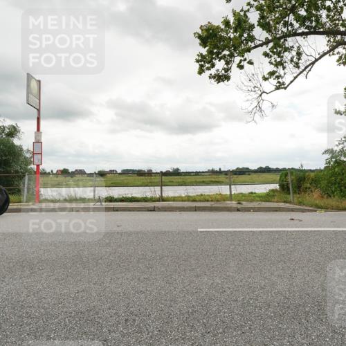 30.08.2026 - Elbe Triathlon Hamburg Michael Burmester http://msf.ph/oto/10110709 30.08.2026 15:00:23 Radfahren  meine-sportfotos.de