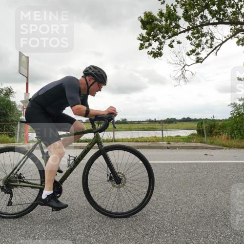30.08.2026 - Elbe Triathlon Hamburg Michael Burmester http://msf.ph/oto/10110711 30.08.2026 15:00:40 Radfahren  meine-sportfotos.de