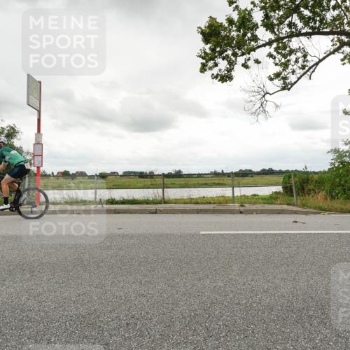 30.08.2026 - Elbe Triathlon Hamburg Michael Burmester http://msf.ph/oto/10110717 30.08.2026 15:01:23 Radfahren  meine-sportfotos.de