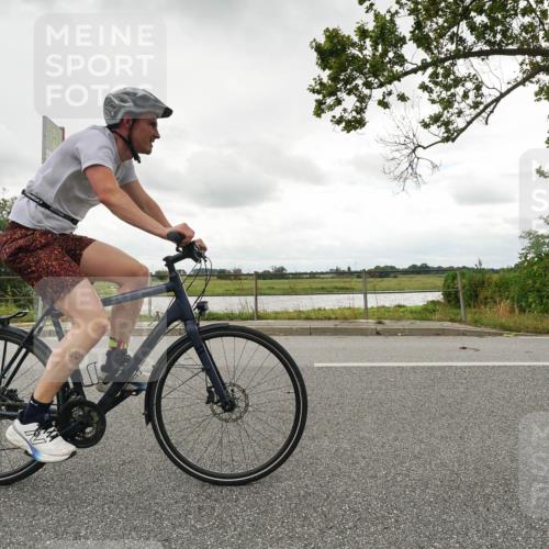 30.08.2026 - Elbe Triathlon Hamburg Michael Burmester http://msf.ph/oto/10110718 30.08.2026 15:01:23 Radfahren  meine-sportfotos.de
