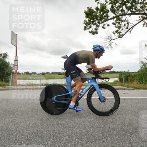 30.08.2026 - Elbe Triathlon Hamburg Michael Burmester http://msf.ph/oto/10110719 30.08.2026 15:01:30 Radfahren  meine-sportfotos.de