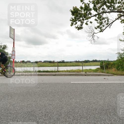 30.08.2026 - Elbe Triathlon Hamburg Michael Burmester http://msf.ph/oto/10110726 30.08.2026 15:02:16 Radfahren  meine-sportfotos.de
