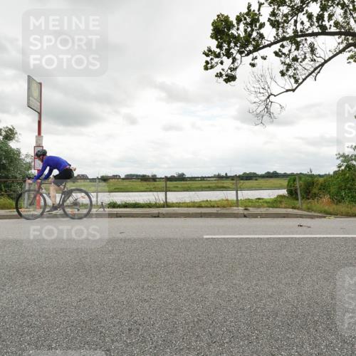 30.08.2026 - Elbe Triathlon Hamburg Michael Burmester http://msf.ph/oto/10110727 30.08.2026 15:02:53 Radfahren  meine-sportfotos.de