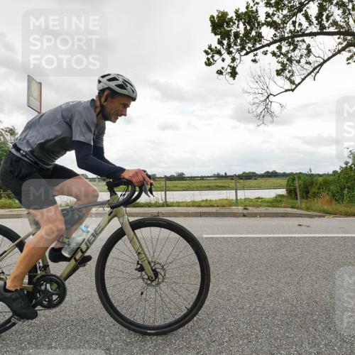 30.08.2026 - Elbe Triathlon Hamburg Michael Burmester http://msf.ph/oto/10110729 30.08.2026 15:02:57 Radfahren  meine-sportfotos.de