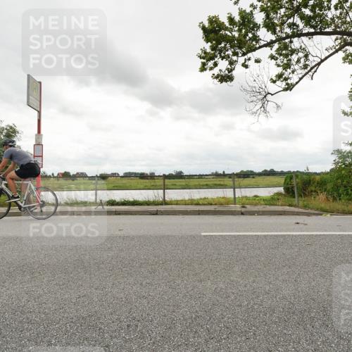 30.08.2026 - Elbe Triathlon Hamburg Michael Burmester http://msf.ph/oto/10110741 30.08.2026 15:04:32 Radfahren  meine-sportfotos.de