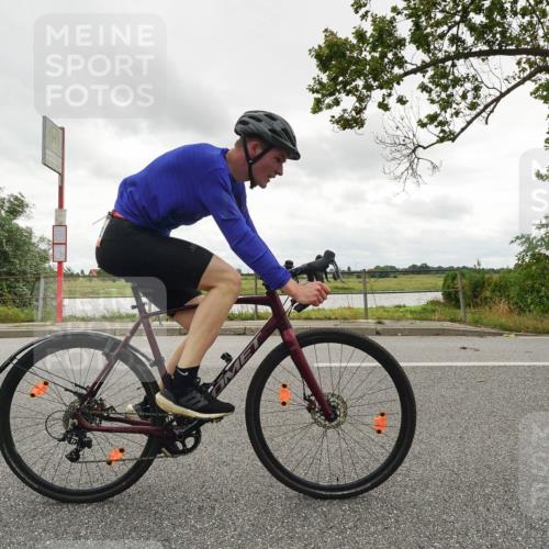 30.08.2026 - Elbe Triathlon Hamburg Michael Burmester http://msf.ph/oto/10110742 30.08.2026 15:04:33 Radfahren  meine-sportfotos.de