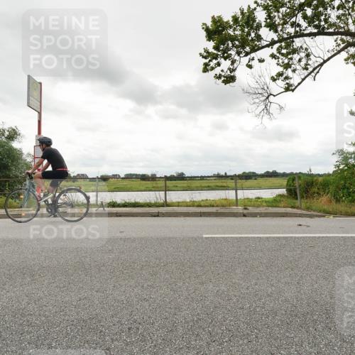 30.08.2026 - Elbe Triathlon Hamburg Michael Burmester http://msf.ph/oto/10110744 30.08.2026 15:04:46 Radfahren  meine-sportfotos.de