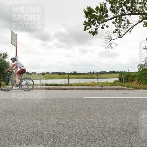 30.08.2026 - Elbe Triathlon Hamburg Michael Burmester http://msf.ph/oto/10110746 30.08.2026 15:05:12 Radfahren  meine-sportfotos.de
