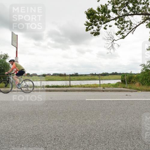 30.08.2026 - Elbe Triathlon Hamburg Michael Burmester http://msf.ph/oto/10110748 30.08.2026 15:05:24 Radfahren  meine-sportfotos.de