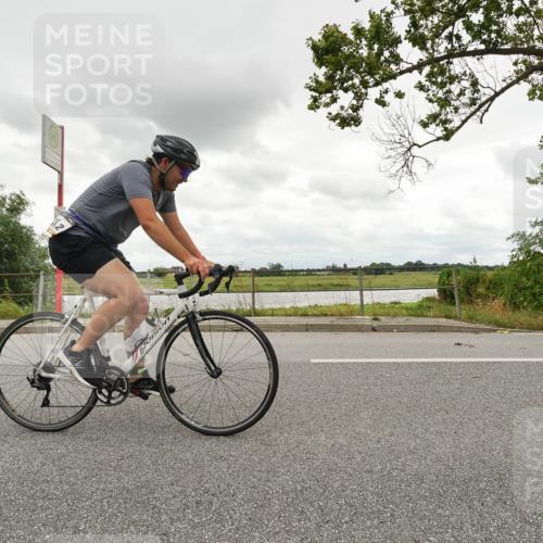 30.08.2026 - Elbe Triathlon Hamburg Michael Burmester http://msf.ph/oto/10110751 30.08.2026 15:06:03 Radfahren 12 meine-sportfotos.de