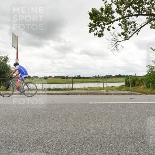 30.08.2026 - Elbe Triathlon Hamburg Michael Burmester http://msf.ph/oto/10110756 30.08.2026 15:06:25 Radfahren  meine-sportfotos.de