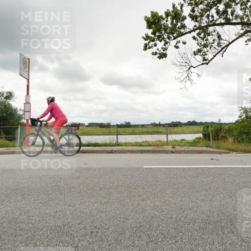 30.08.2026 - Elbe Triathlon Hamburg Michael Burmester http://msf.ph/oto/10110761 30.08.2026 15:07:08 Radfahren  meine-sportfotos.de
