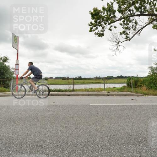 30.08.2026 - Elbe Triathlon Hamburg Michael Burmester http://msf.ph/oto/10110762 30.08.2026 15:07:26 Radfahren  meine-sportfotos.de