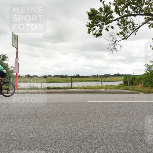 30.08.2026 - Elbe Triathlon Hamburg Michael Burmester http://msf.ph/oto/10110773 30.08.2026 15:11:40 Radfahren  meine-sportfotos.de