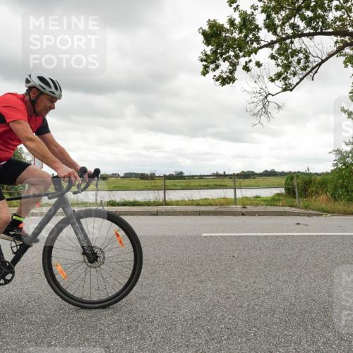 30.08.2026 - Elbe Triathlon Hamburg Michael Burmester http://msf.ph/oto/10110780 30.08.2026 15:14:21 Radfahren  meine-sportfotos.de