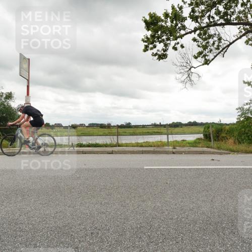 30.08.2026 - Elbe Triathlon Hamburg Michael Burmester http://msf.ph/oto/10110786 30.08.2026 15:16:13 Radfahren  meine-sportfotos.de
