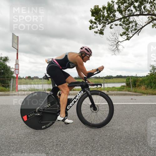 30.08.2026 - Elbe Triathlon Hamburg Michael Burmester http://msf.ph/oto/10110787 30.08.2026 15:16:29 Radfahren 1100 meine-sportfotos.de
