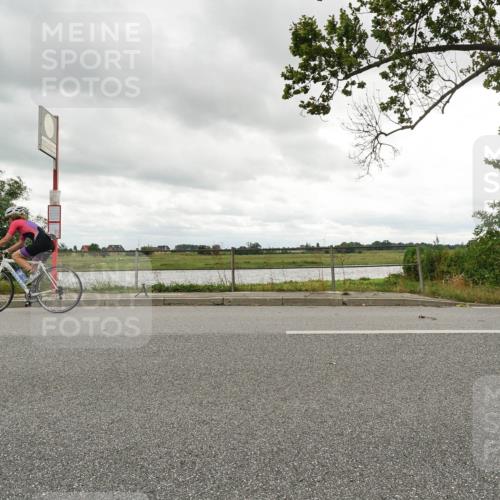 30.08.2026 - Elbe Triathlon Hamburg Michael Burmester http://msf.ph/oto/10110790 30.08.2026 15:17:21 Radfahren  meine-sportfotos.de