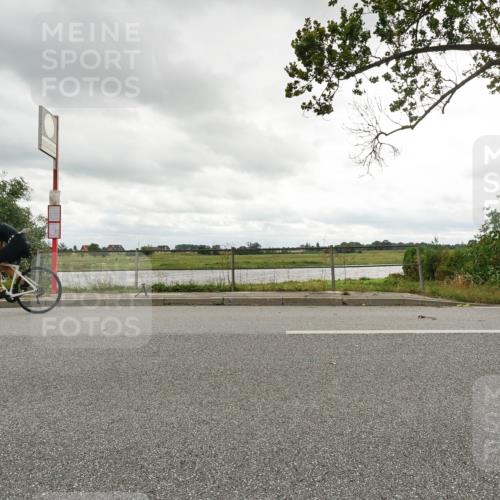 30.08.2026 - Elbe Triathlon Hamburg Michael Burmester http://msf.ph/oto/10110793 30.08.2026 15:18:16 Radfahren  meine-sportfotos.de