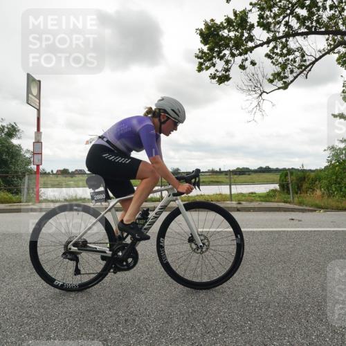 30.08.2026 - Elbe Triathlon Hamburg Michael Burmester http://msf.ph/oto/10110808 30.08.2026 15:21:31 Radfahren 2880 meine-sportfotos.de
