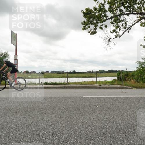 30.08.2026 - Elbe Triathlon Hamburg Michael Burmester http://msf.ph/oto/10110818 30.08.2026 15:22:30 Radfahren  meine-sportfotos.de