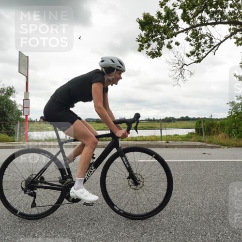 30.08.2026 - Elbe Triathlon Hamburg Michael Burmester http://msf.ph/oto/10110828 30.08.2026 15:23:58 Radfahren  meine-sportfotos.de