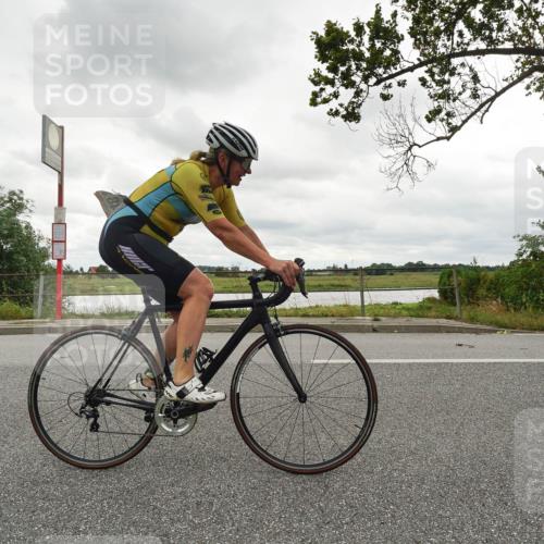 30.08.2026 - Elbe Triathlon Hamburg Michael Burmester http://msf.ph/oto/10110834 30.08.2026 15:24:59 Radfahren  meine-sportfotos.de